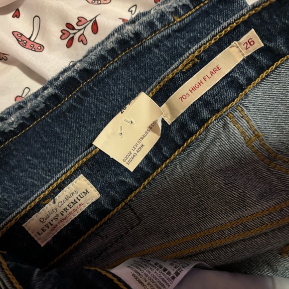 NWT Levi’s 70’s High Flare - Picture 14 of 15